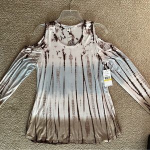 Beautiful new with tags Karen Kane tie dyed cold shoulder top Medium